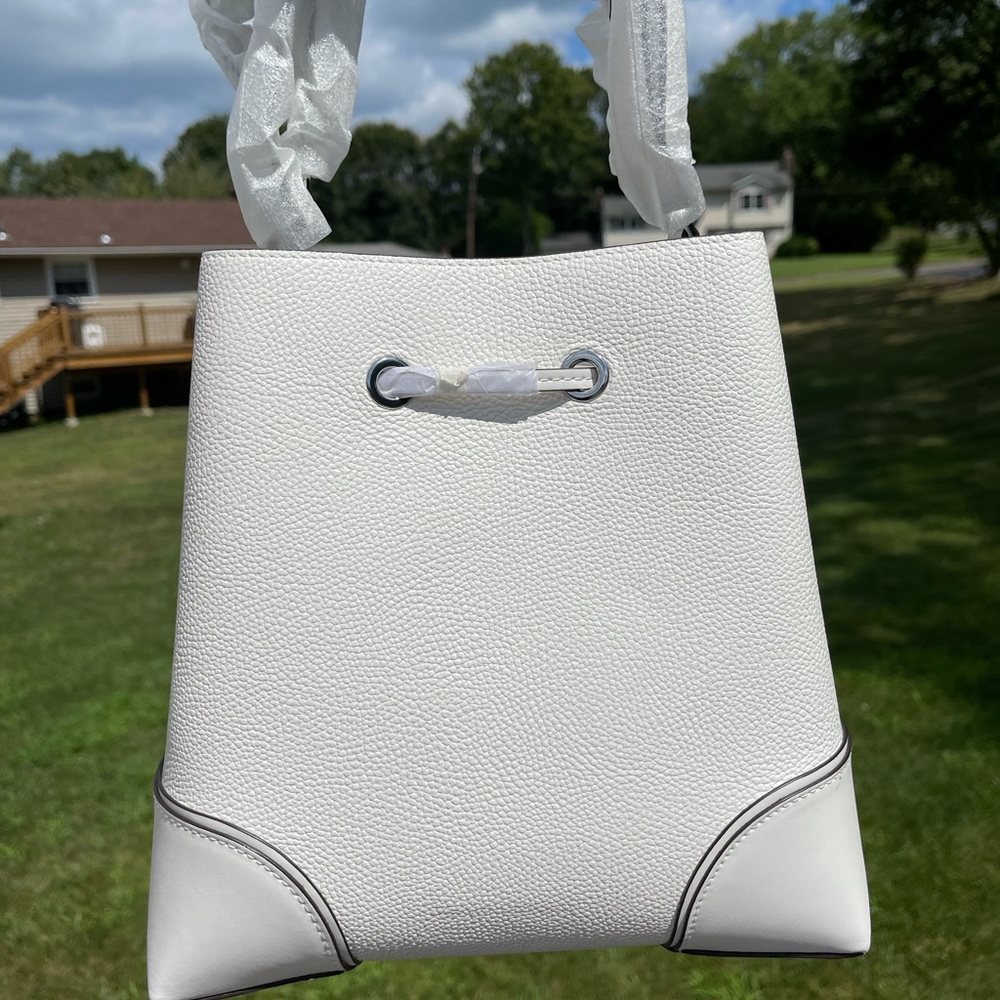 *Last One* Michael Kors Mercer Convertible Bucket Leather Bag - Picture 6 of 12